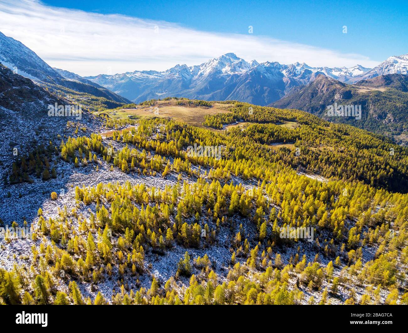 Valmalenco (IT) - antenna autunnale panoramica dall'Alpe Prabello Foto Stock