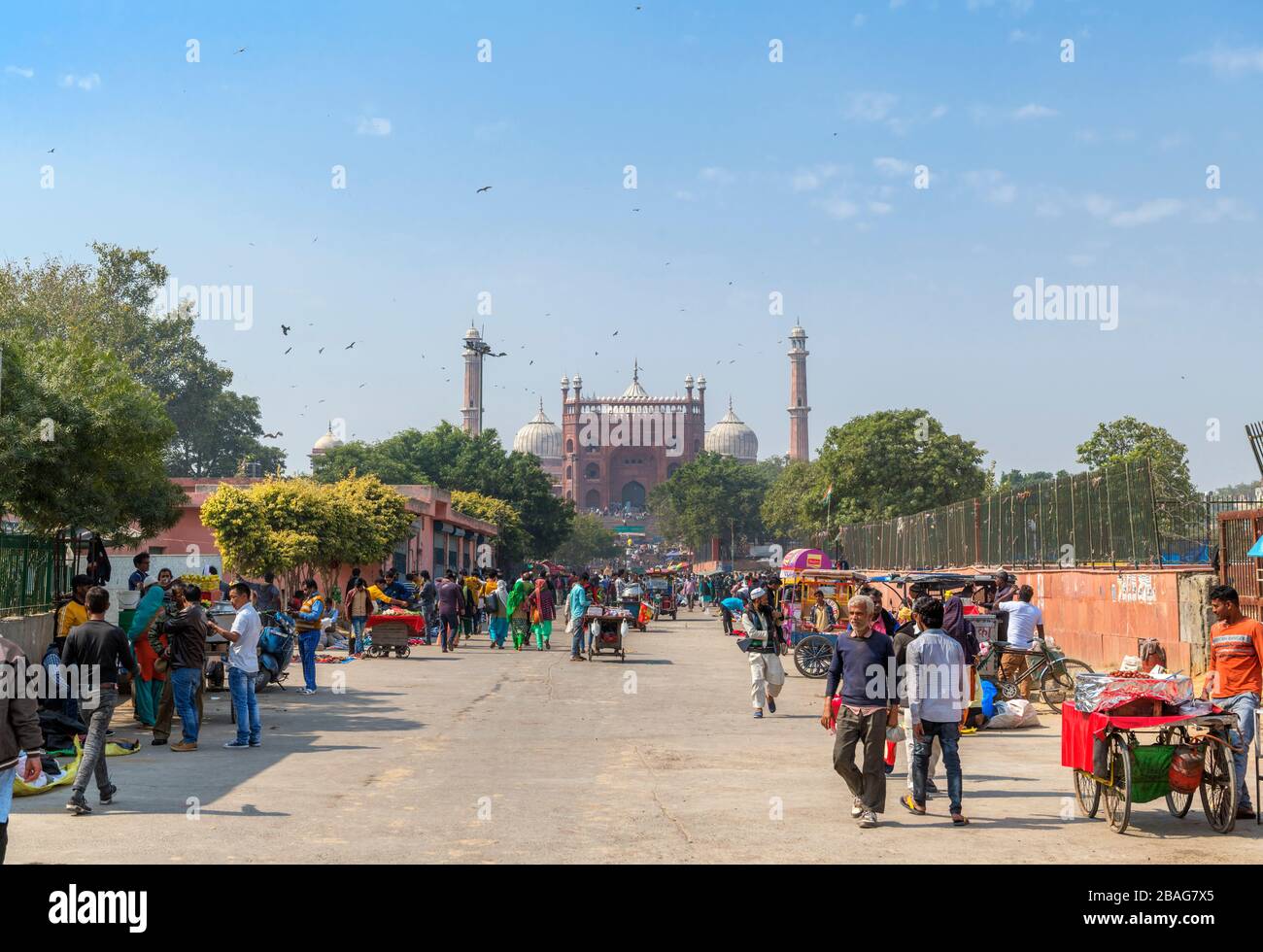 Il Bazaar Meena conduce a Jama Masjid (Moschea Jama), Old Delhi, Delhi, India Foto Stock