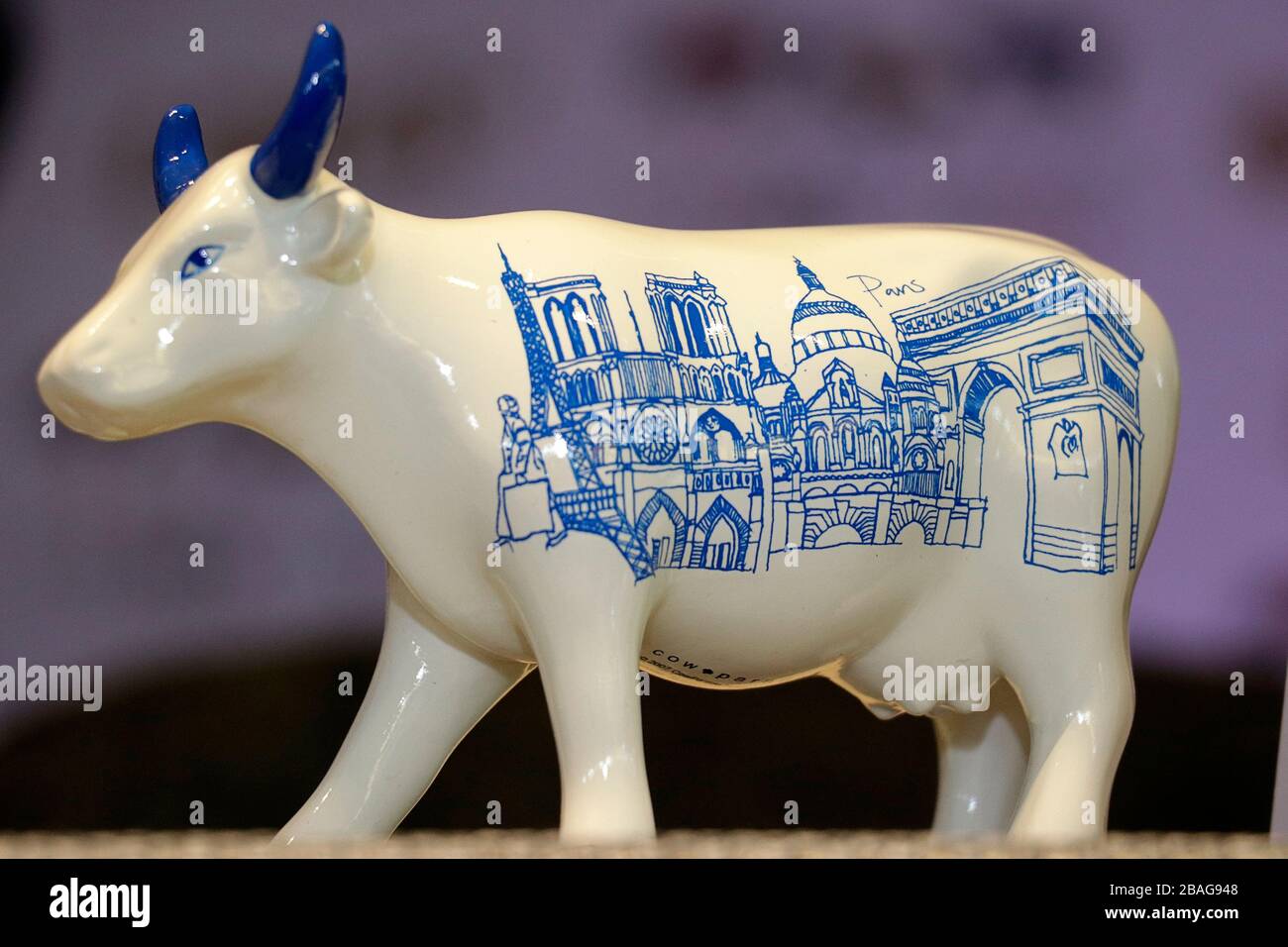 Papalote Children's Museum. Annunciano il CowParade CDMX 2020, un evento artistico urbano che è stato in giro per 20 anni e che è tornato in Messico per la sua seconda edizione. Il CowParade è una mostra pubblica internazionale, dove artisti locali decorano sculture in vetroresina a forma di mucche. Foto: Francisco Morales / DAMMPHOTO Papalote Museo del Niño. Anuncian el CowParade CDMX 2020, evento de arte urbano que lleva 20 años de presencia continua y a México regrea por su segunda edición. El CowParade es una exhibición internacional pública, donde artistas locales decoran esculturas e Foto Stock