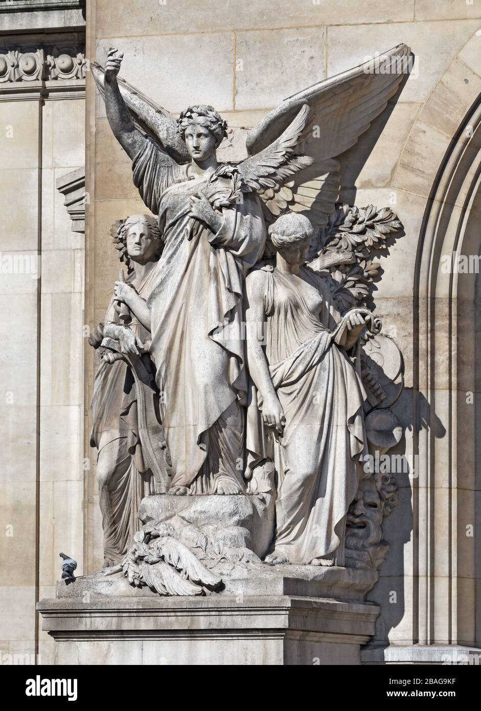 Gruppo scultoreo 'Poetry' di Francois Jouffroy. Palais Garnier, Parigi, Francia Foto Stock