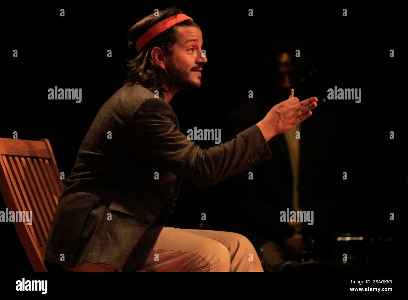 El attore Diego Luna durante la obra de teatro ¨ Cada Vez nos Despedimos Mejor" de en el Auditorio Cívico del Estado. 11Abril2014. Hermosillosonora Foto Stock