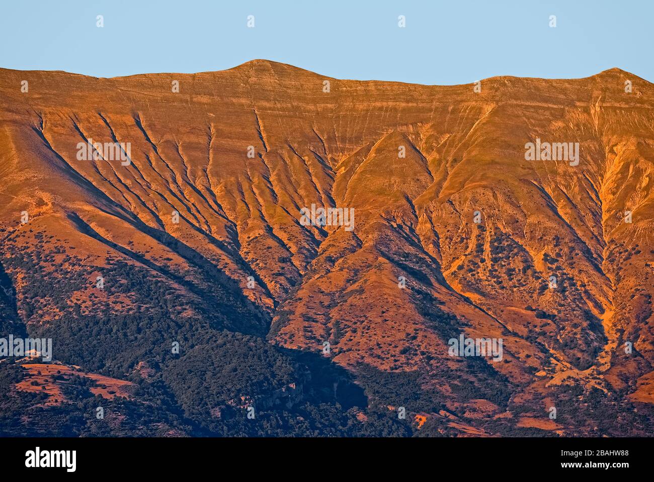 Gjere montagna al tramonto vista da Gjirokaster Albania Foto Stock