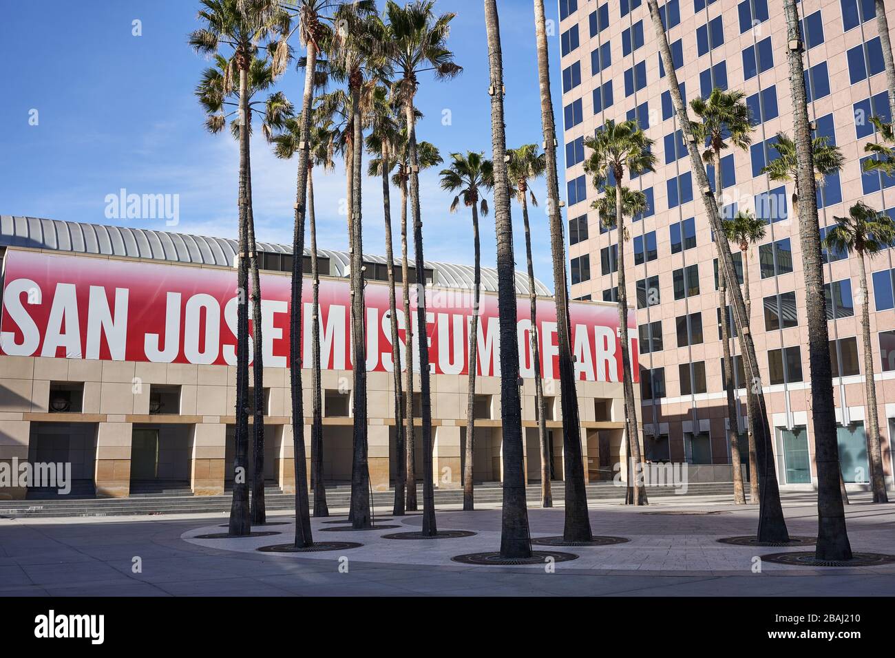 San Jose Museum of Art, situato presso Circle of Palms Plaza, nel centro di San Jose, California, Stati Uniti. Il museo è stato fondato nel 1969. Foto Stock
