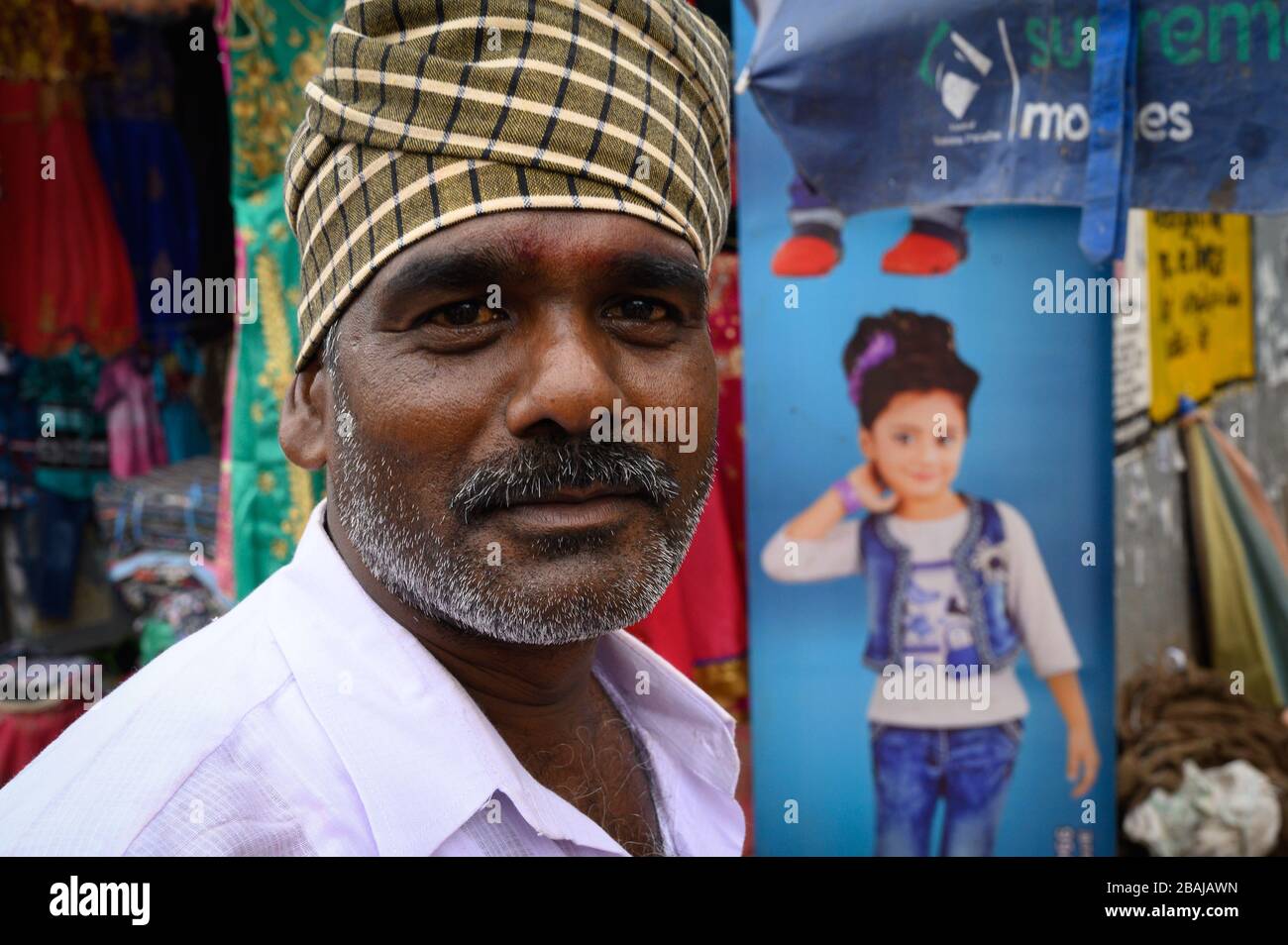 Ritratto di un uomo di mezza età, Madurai, India Foto Stock