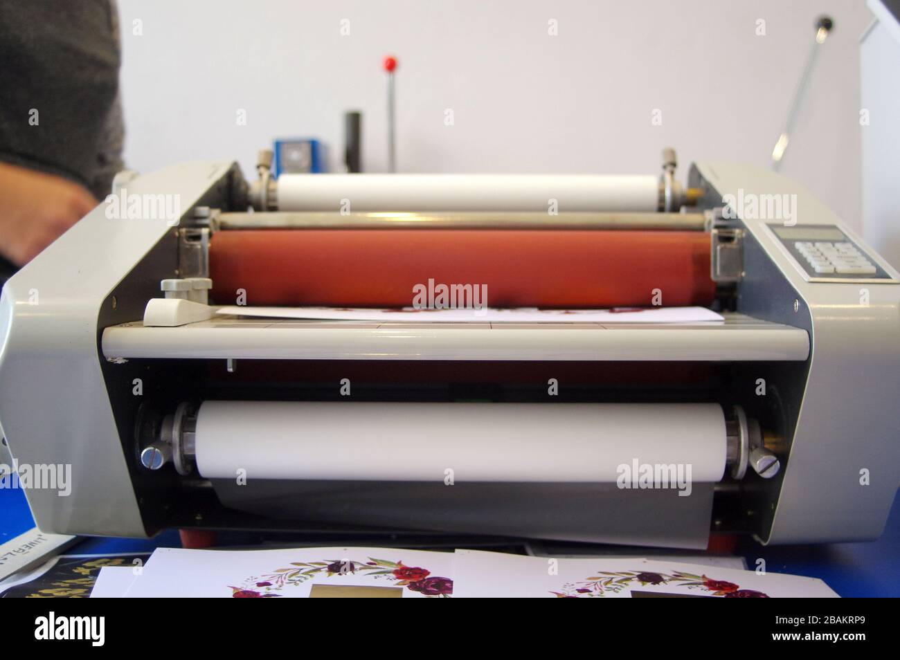 Plastificatrice A3 13 Pollici A Caldo E Freddo | Riscaldamento Rapido 1-3 Min | Velocità 355 Mm/min | 4 Spessori Regolabili