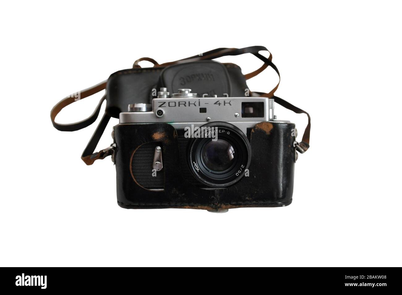 01 marzo 2020 - Luninets, Repubblica di Bielorussia: Vista della telecamera Zorka, isolata su bianco. Questa fotocamera 35mm rangefinder era forse una delle più Foto Stock