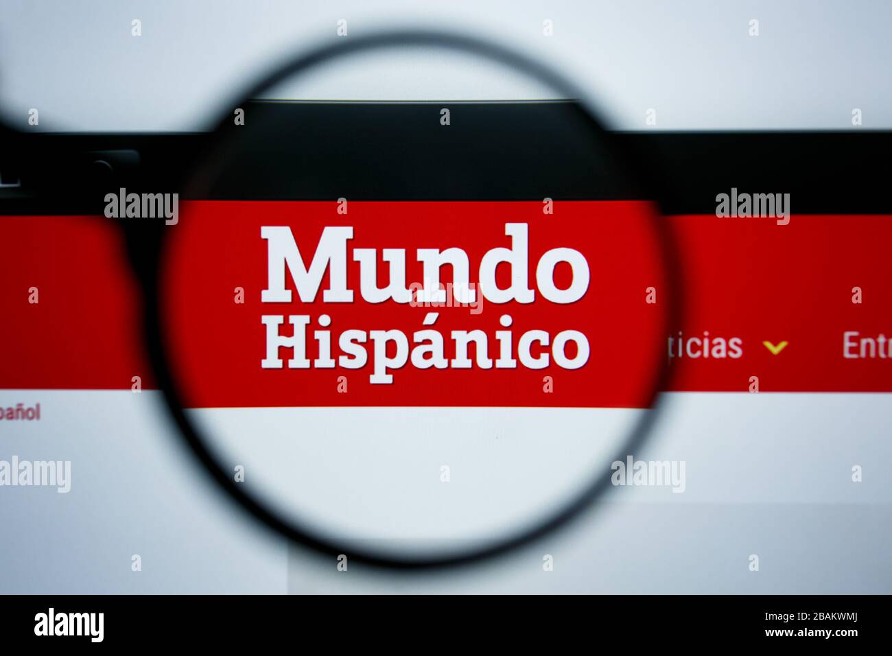 Los Angeles, California, USA - 25 Giugno 2019: Editoriale illustrativo della homepage del sito Mundo Hispanico. Logo Mundo Hispanico visibile in esposizione Foto Stock
