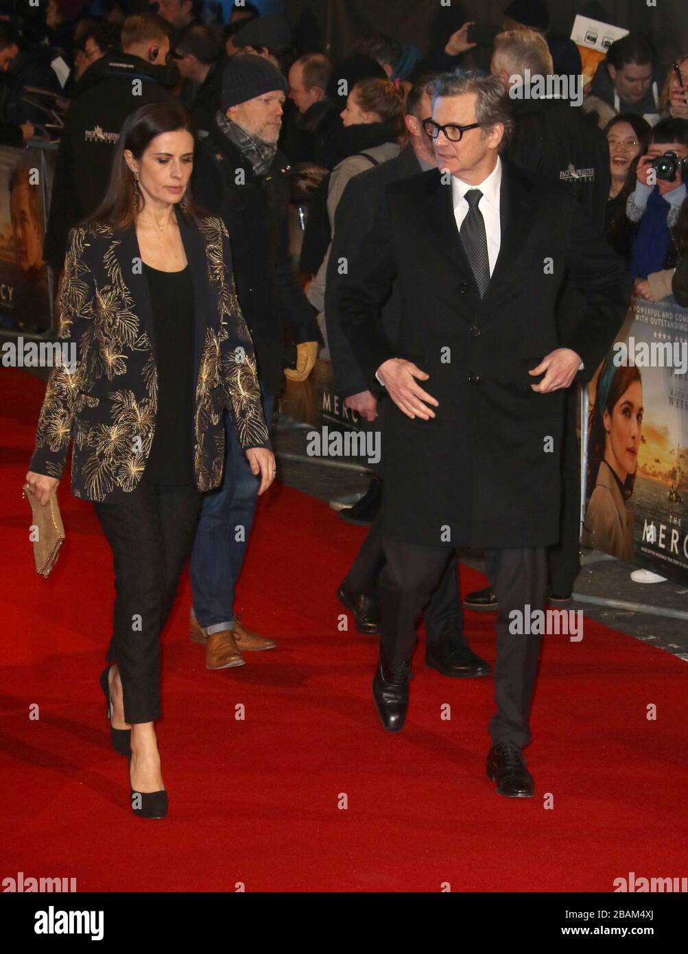 06 febbraio 2018 - Londra, Inghilterra, Regno Unito - gli spettacoli fotografici della prima mondiale della Misericordia: Colin Firth e sua moglie Livia Firth Foto Stock