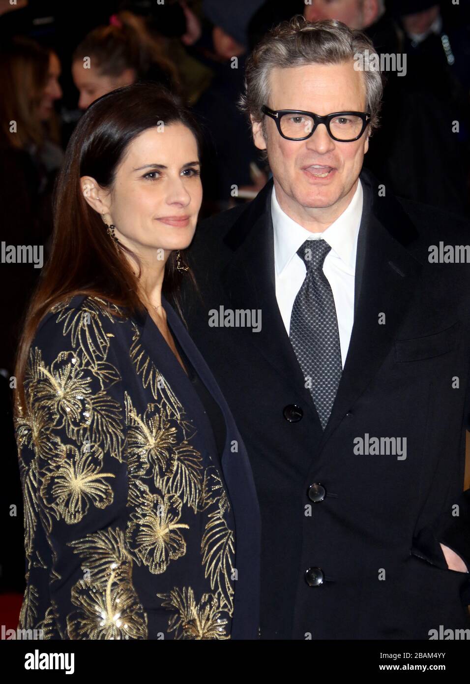 06 febbraio 2018 - Londra, Inghilterra, Regno Unito - gli spettacoli fotografici della prima mondiale della Misericordia: Colin Firth e sua moglie Livia Firth Foto Stock