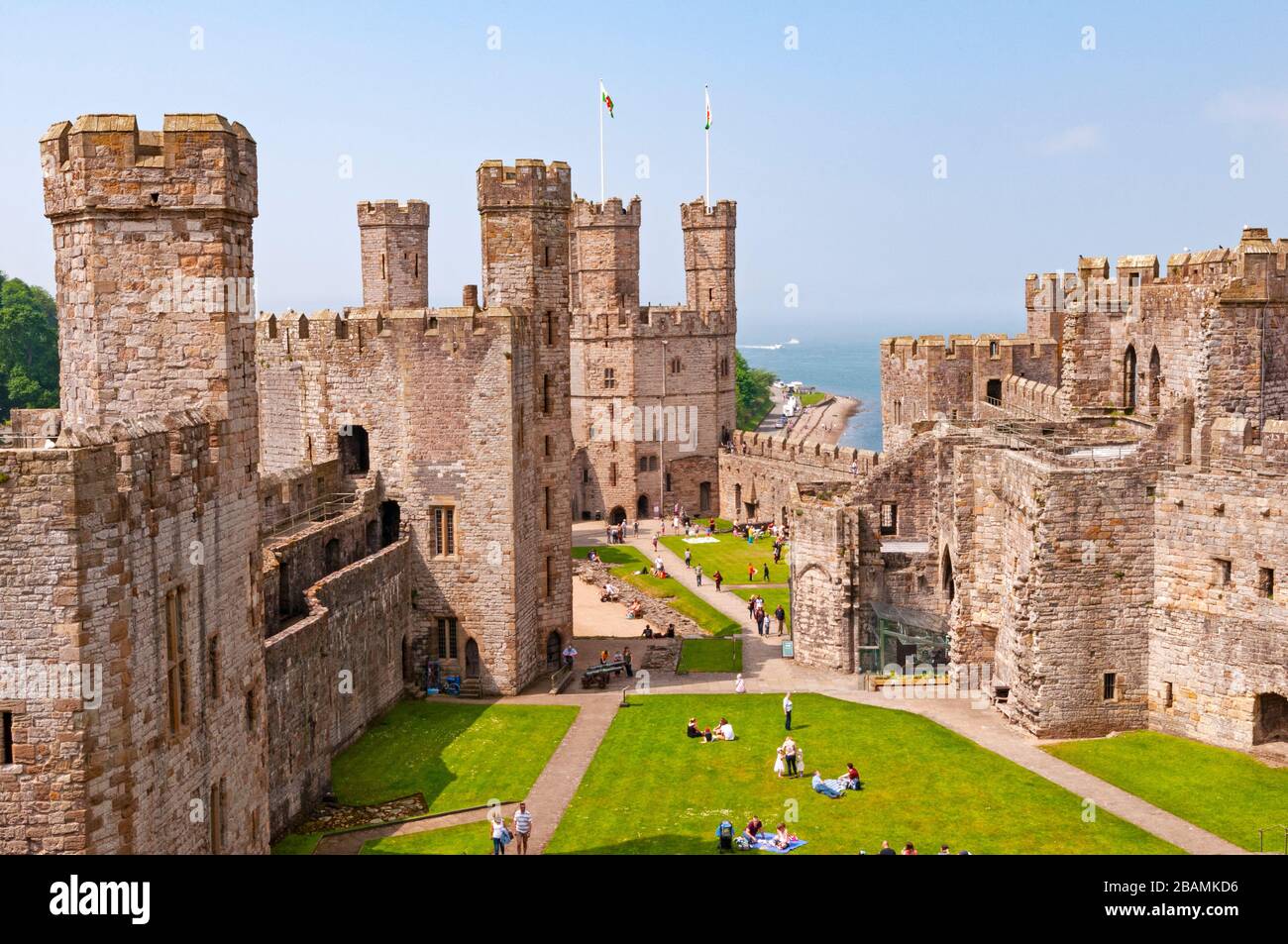 Caernarfon Castle, Caernarfon, Galles Foto Stock