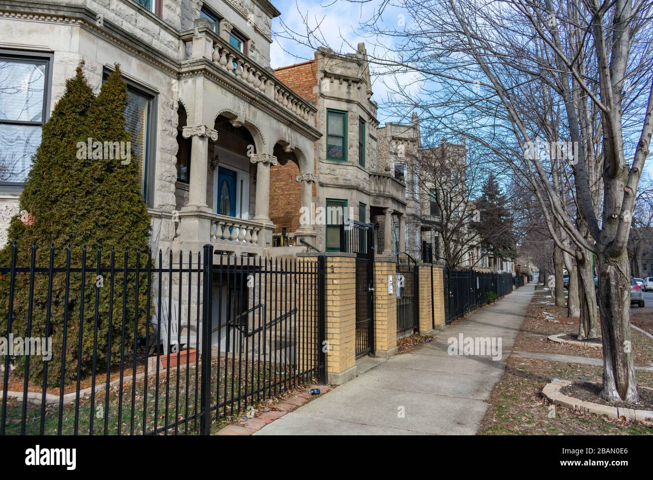 Fila di vecchie case in Logan Square Chicago Foto Stock