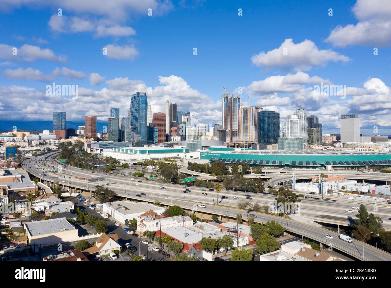 Vista aerea del centro di Los Angeles e 10 autostrade Foto Stock