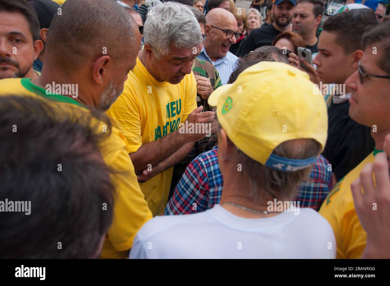 21/10/2018 - Sao Paulo, SP, Brasile - Demonstrition pro candidato presidenziale Jair Bolsonaro su Av Paulista Foto Stock