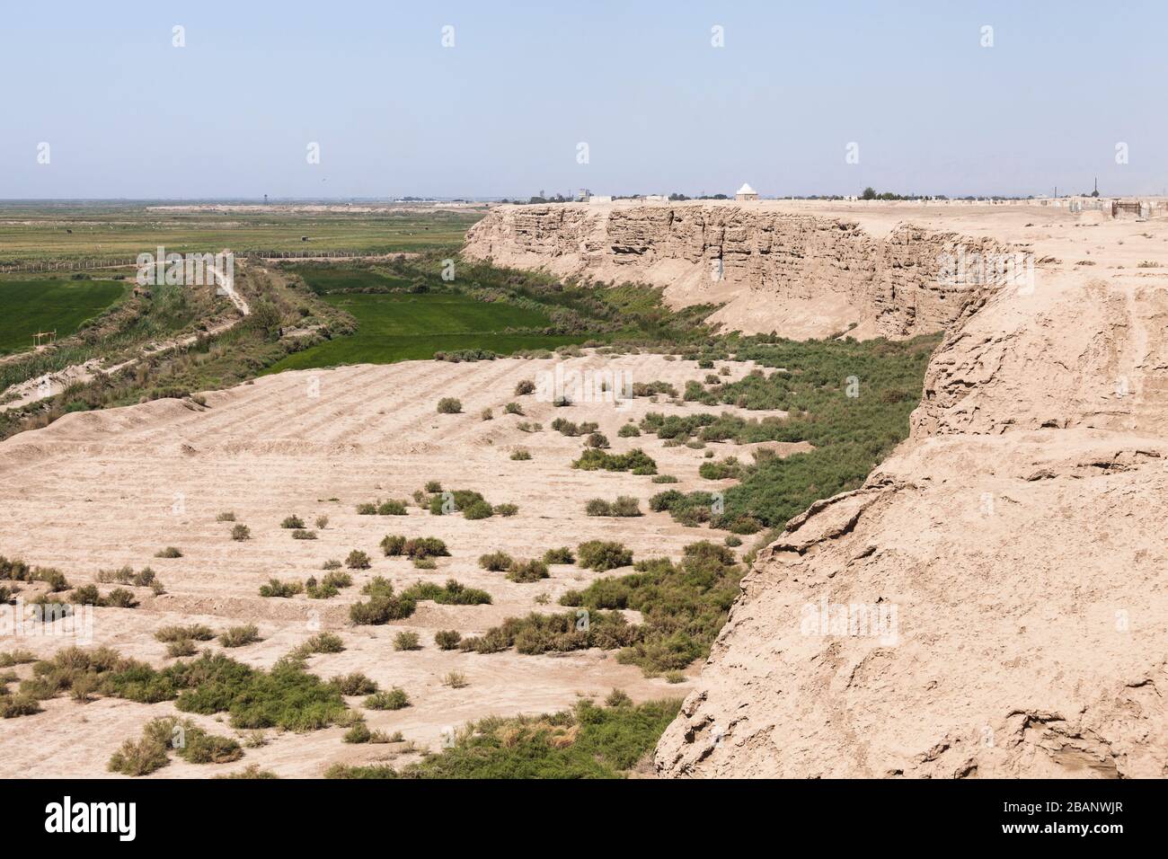 Terrazza sul fiume di Kampir Tepa al fiume Amu Darya, Termez, Surxondaryo Regione, Uzbekistan, Asia centrale, Asia Foto Stock