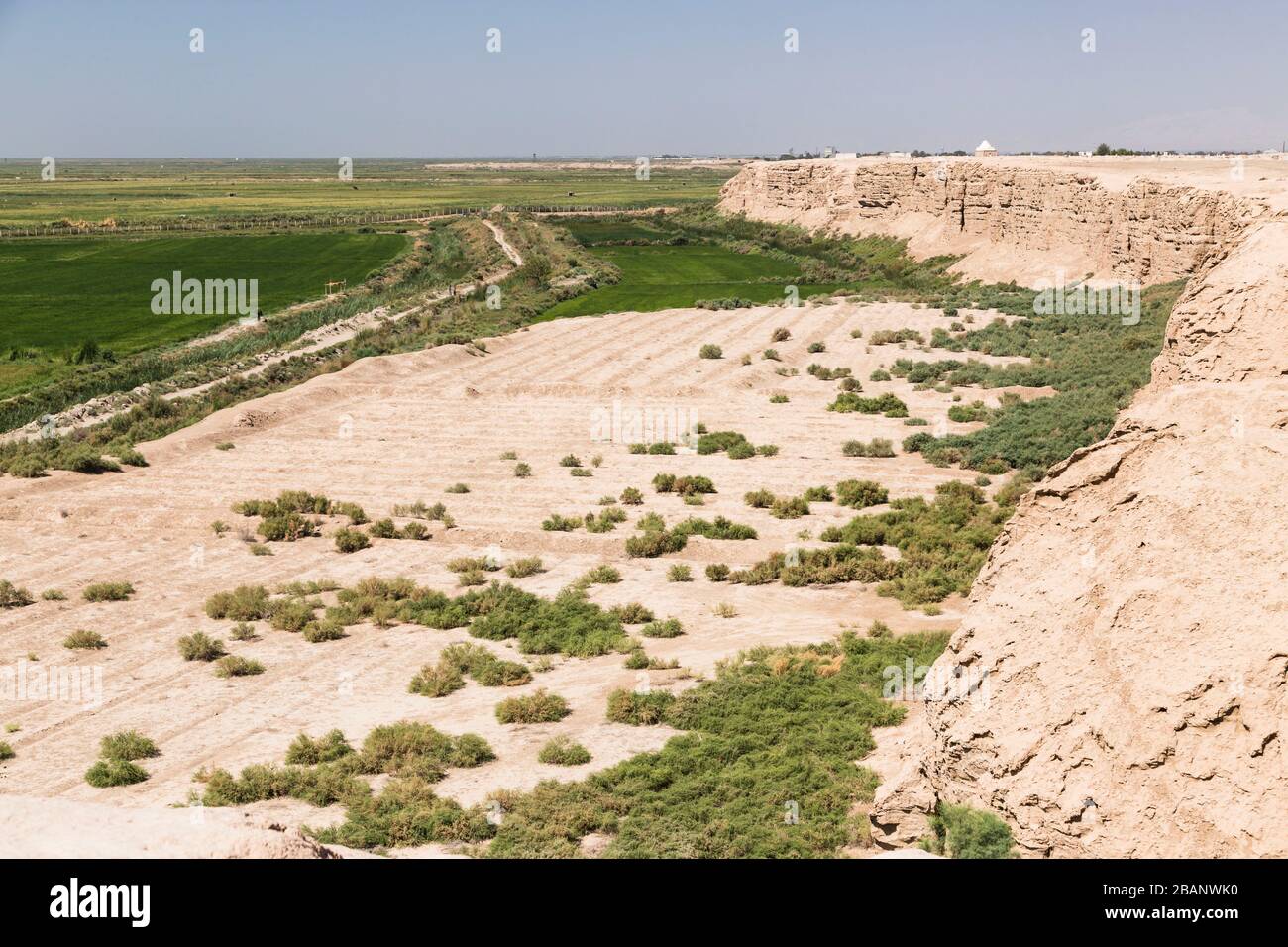 Terrazza sul fiume di Kampir Tepa al fiume Amu Darya, Termez, Surxondaryo Regione, Uzbekistan, Asia centrale, Asia Foto Stock