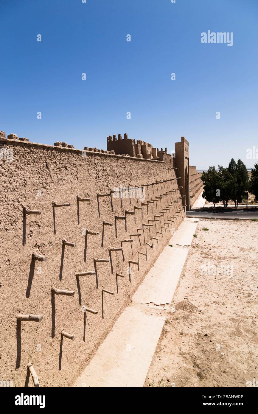 Antiche mura e porte della città vecchia di Termez, Termez, Surxondaryo Regione, Uzbekistan, Asia centrale, Asia Foto Stock