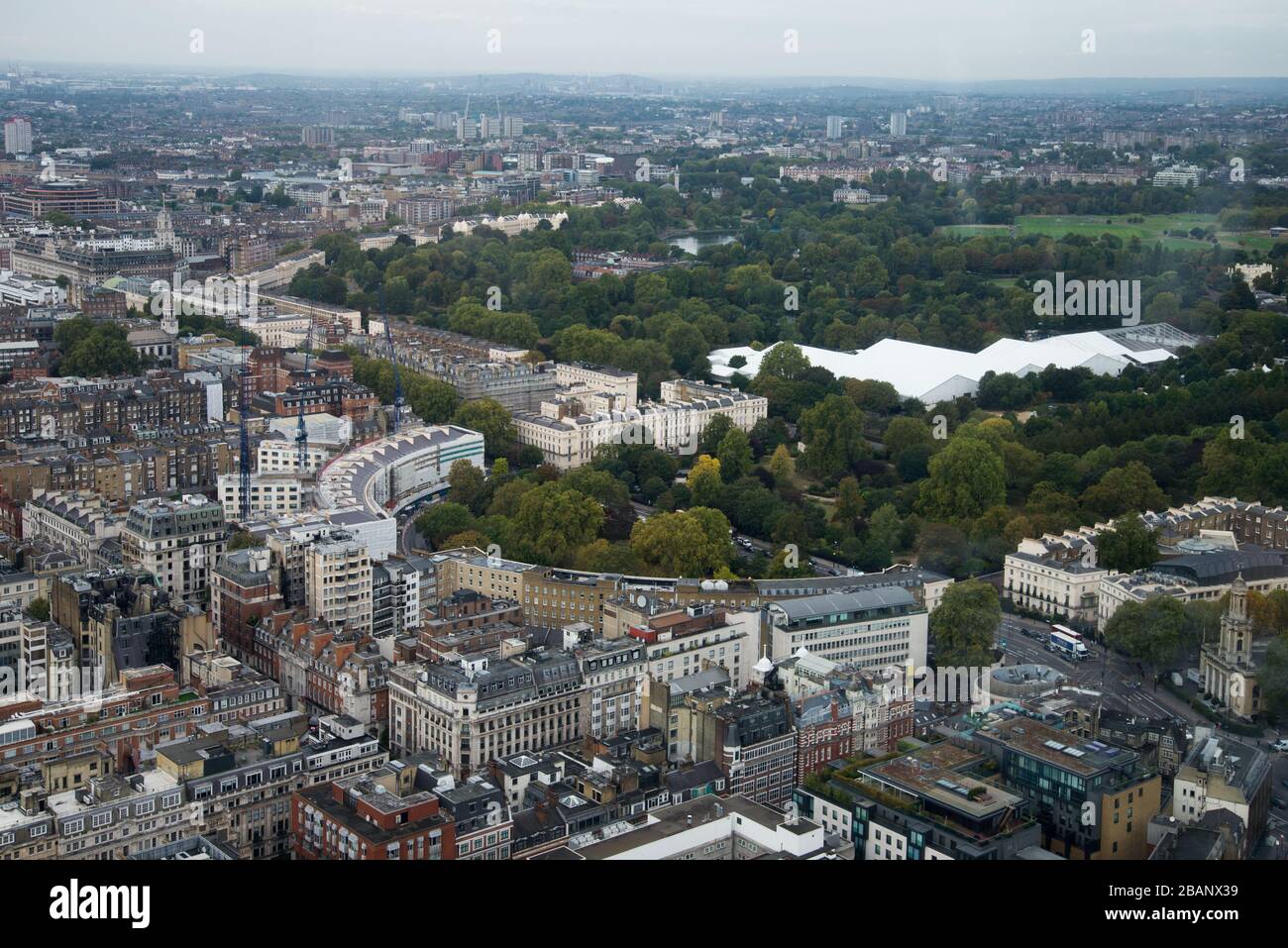 Veduta aerea di Regents Park & Park Crescent by John Nash London dalla BT Tower, 60 Cleveland St, Fitzrovia, Londra W1T 4JZ Foto Stock