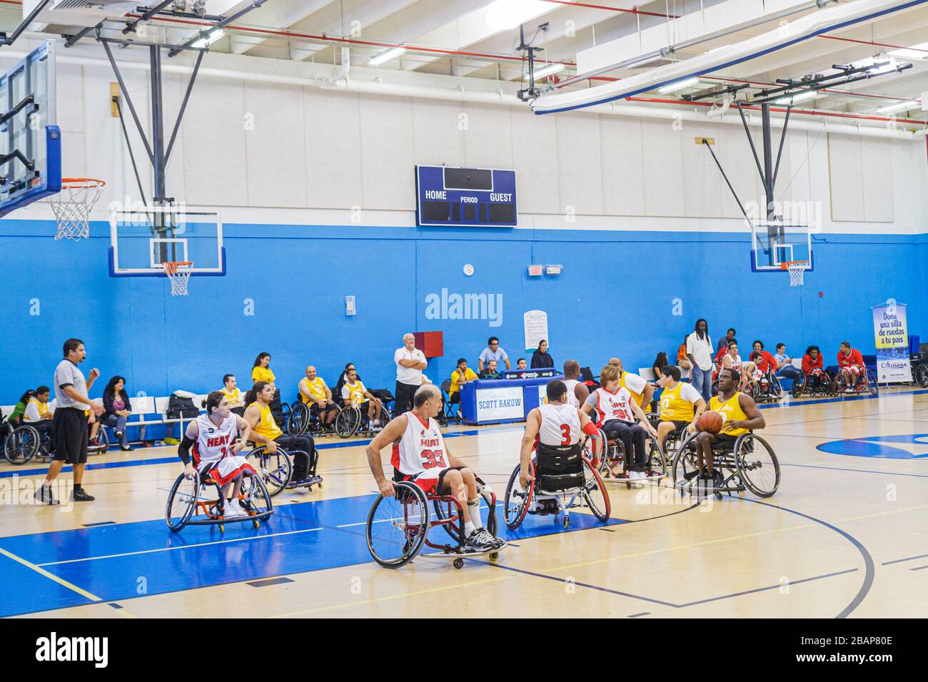 Miami Beach Florida, Scott Rakow Community Center, centro, esplosione d'abilità Colusana sedia a rotelle Basket uomo uomini maschio adulti, handicap disabili Foto Stock