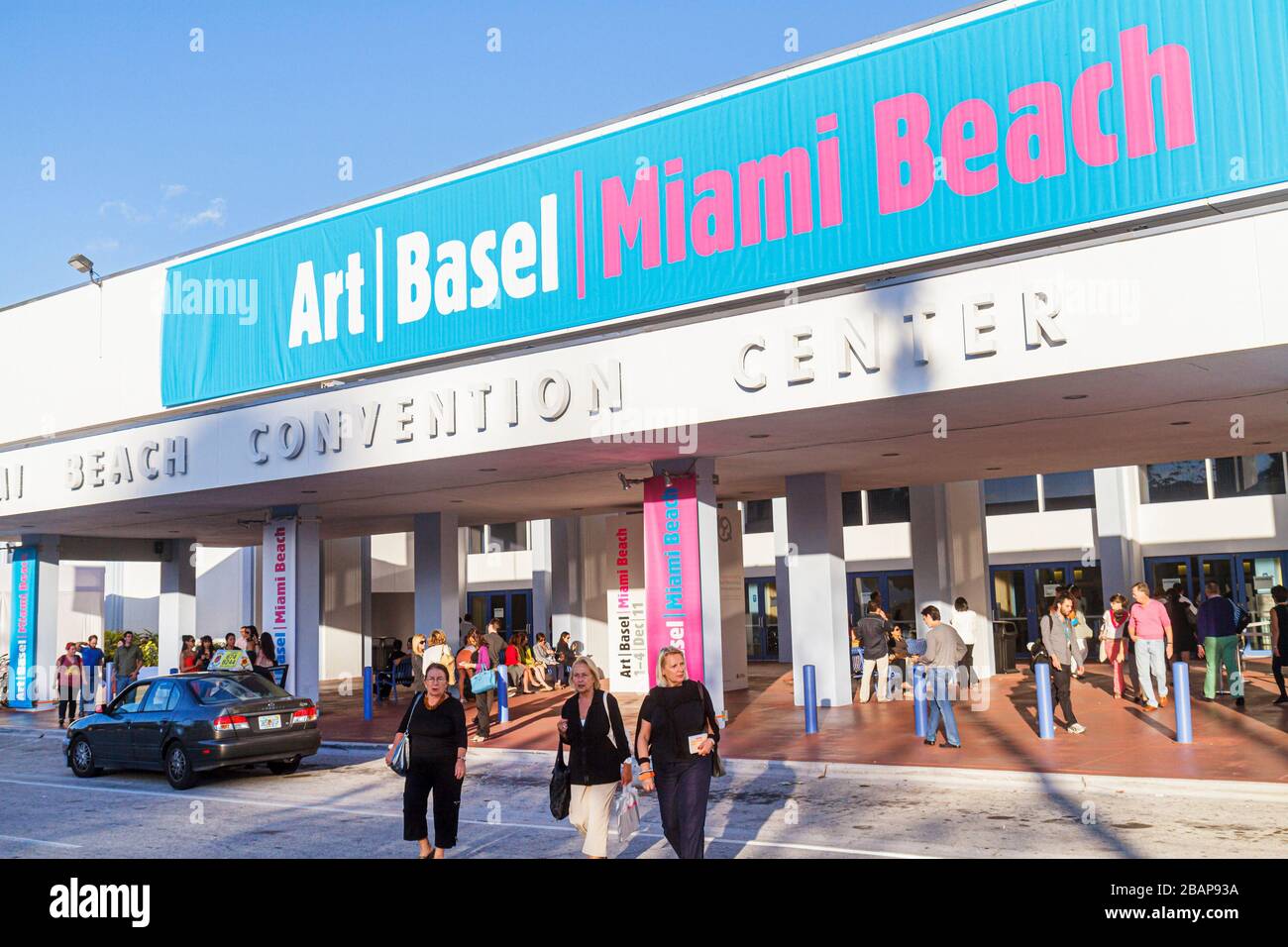 Miami Beach Florida,Miami Beach Convention Center,Centro,Art Basel,annuale,fiera,gallerie,opere d'arte,ingresso,fronte,insegna,esterno,fronte,ingresso,w Foto Stock