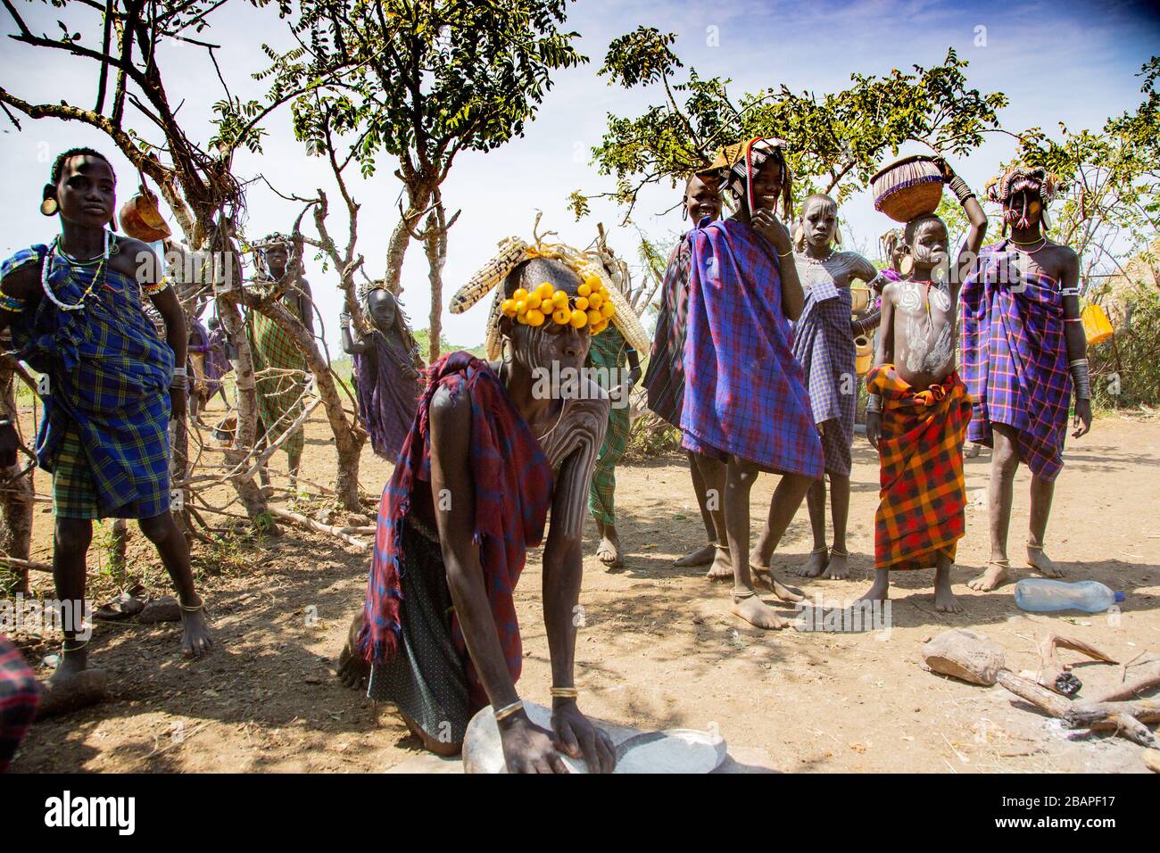 Villaggio tribù Mursi, Parco Nazionale Mago, Omo Valley, Etiopia Foto Stock