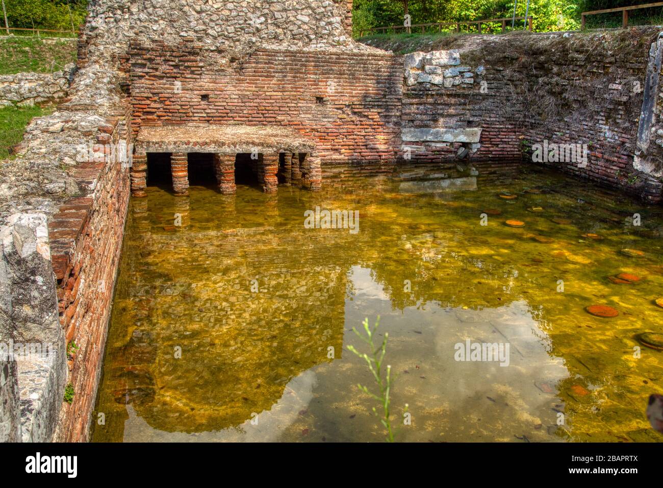 Butrint è il principale centro archeologico dell'Albania ed è protetto dall'UNESCO come patrimonio dell'umanità. L'antica città è stata costruita su Ksami Foto Stock