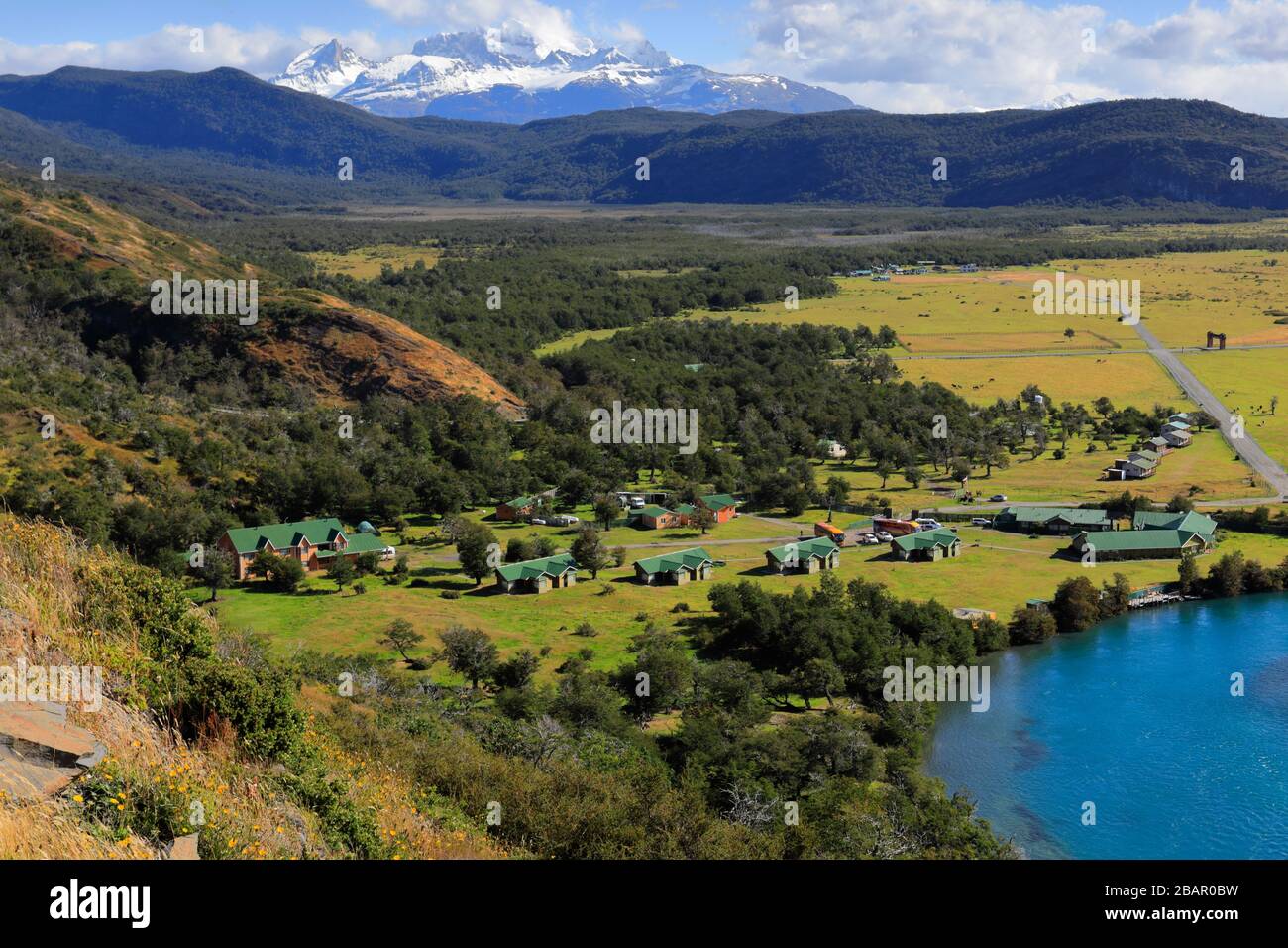 Vista sul fiume Serrano, Villa Serrano, Torres de Paine, regione di Magallanes, Patagonia, Cile Foto Stock