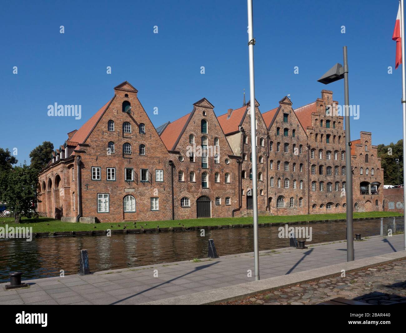 Salzspeicher, i magazzini del sale di Lübeck Germania, lungo il fiume Trave, importanti per il commercio in epoca anseatica Foto Stock
