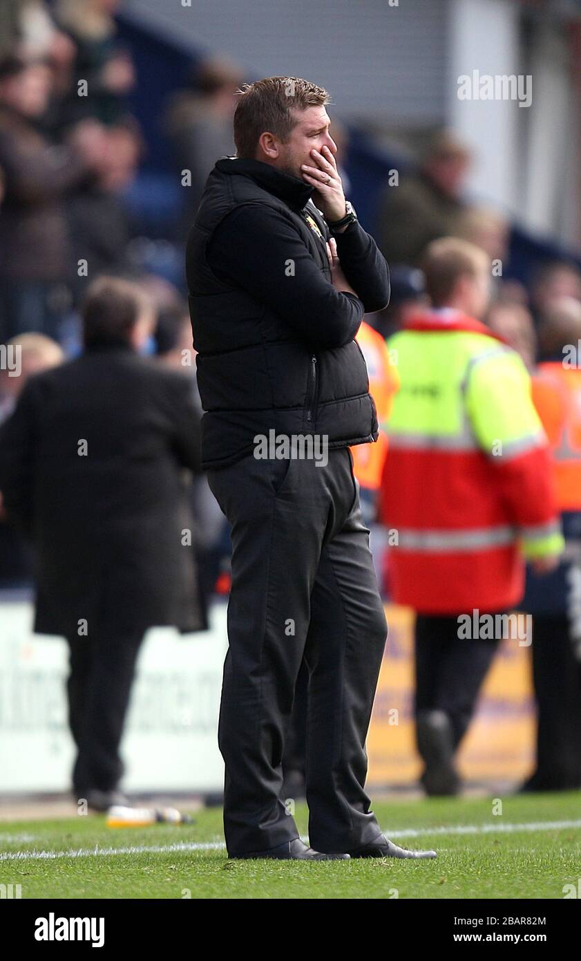 Milton Keynes Dons manager Karl Robinson dopo il fischio finale Foto Stock