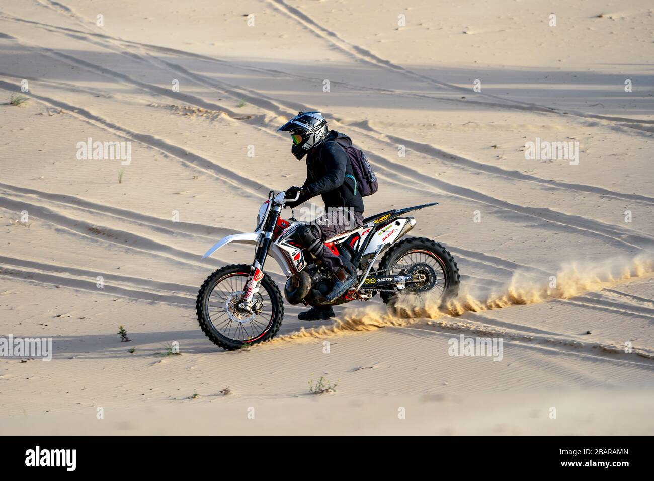 Cyclette su una duna di sabbia Foto Stock