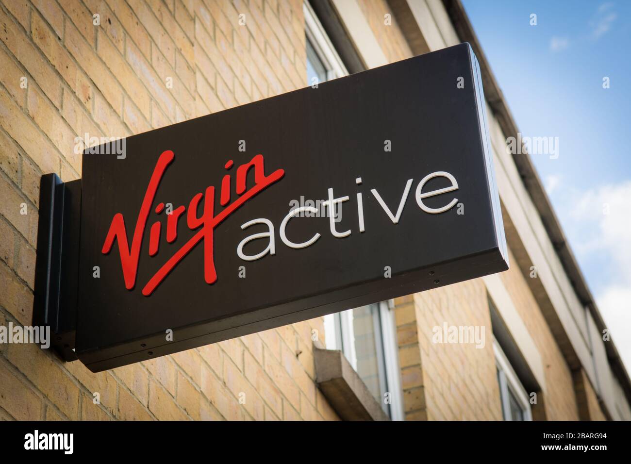 Virgin Active segno esterno, una catena di club benessere con filiali in tutto il Regno Unito Foto Stock