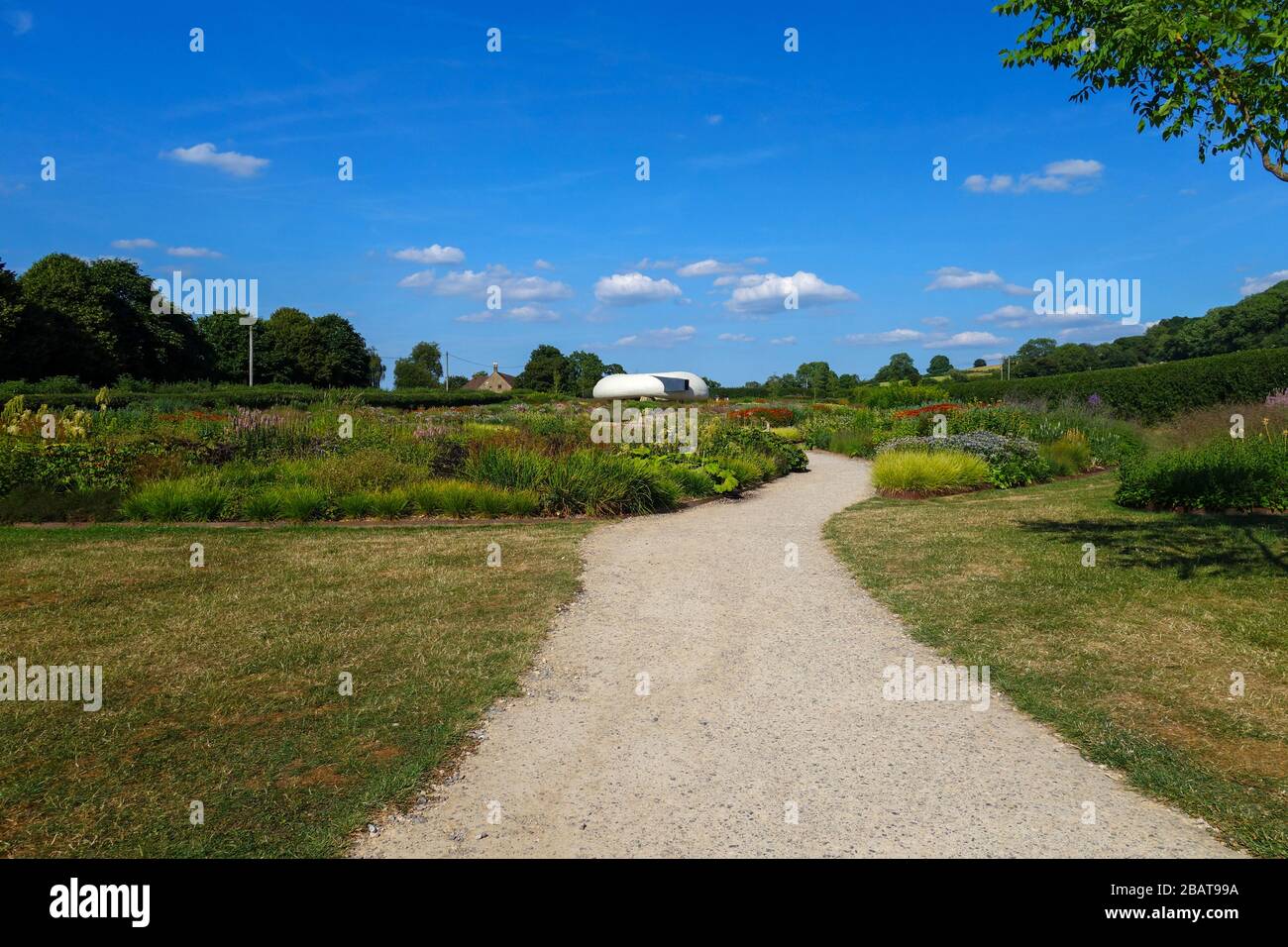 Il campo di Oudolf al giardino Hauser & Wirth, progettato dal giardiniere di paesaggio Piet Oudolf a Bruton, Somerset, Inghilterra, Regno Unito Foto Stock