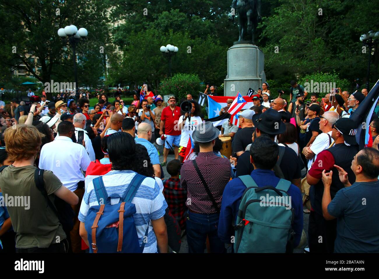 Decine di manifestanti si sono mobilitati a seguito delle dimissioni del governatore di Puerto Rico Ricardo A. Rosselló a Union Square a Manhattan, il 24th LUGLIO 2019 a New Foto Stock