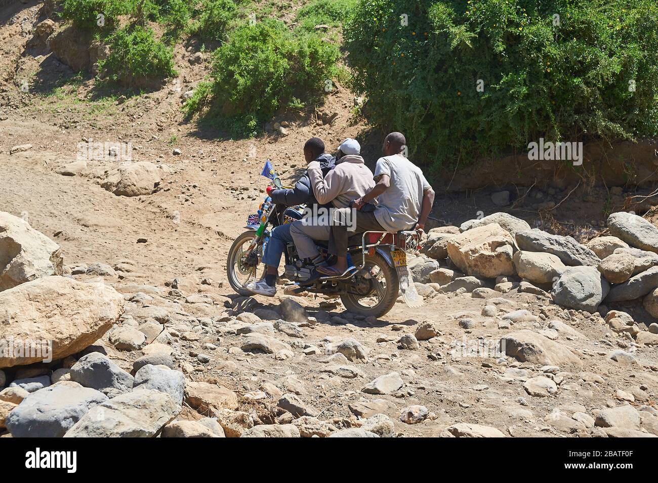 La mancanza di trasporto in aree remote rende inventiva Foto Stock