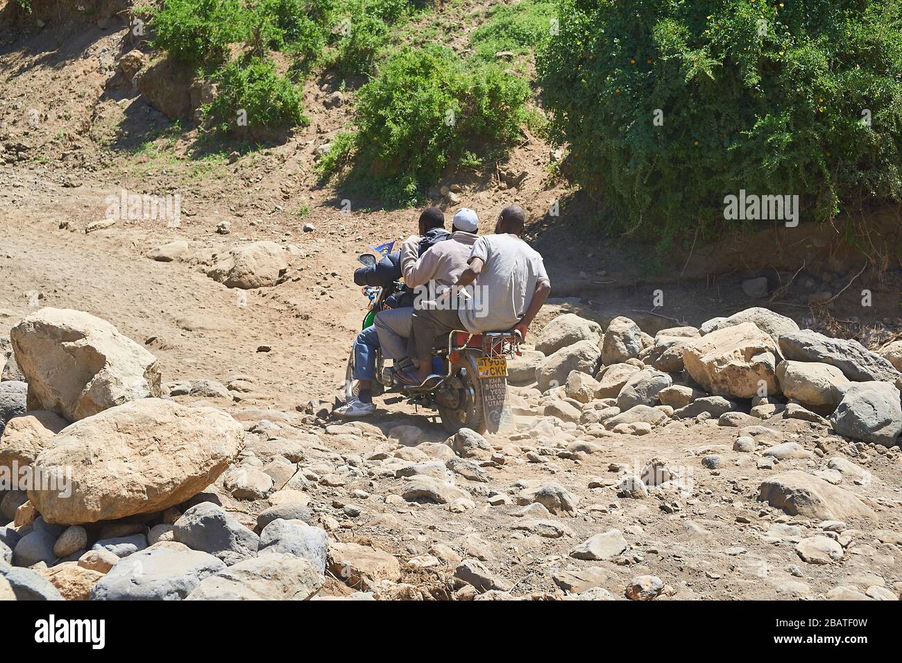 La mancanza di trasporto in aree remote rende inventiva Foto Stock