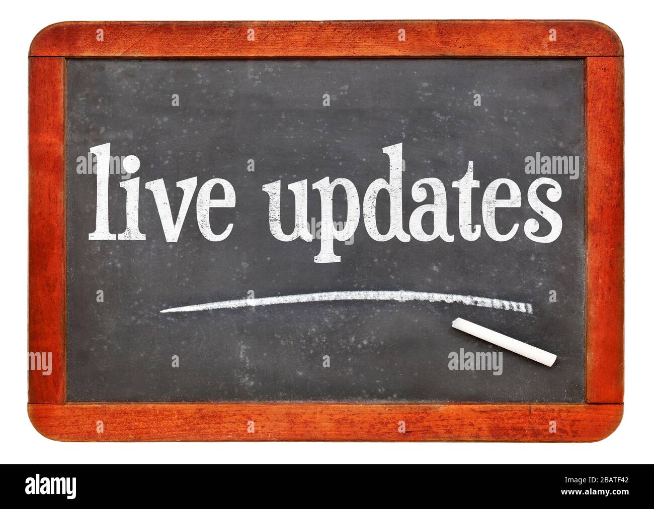live aggiorna il testo in gesso bianco su una lavagna di ardesia vintage, notizie, media e comunicazione concept Foto Stock