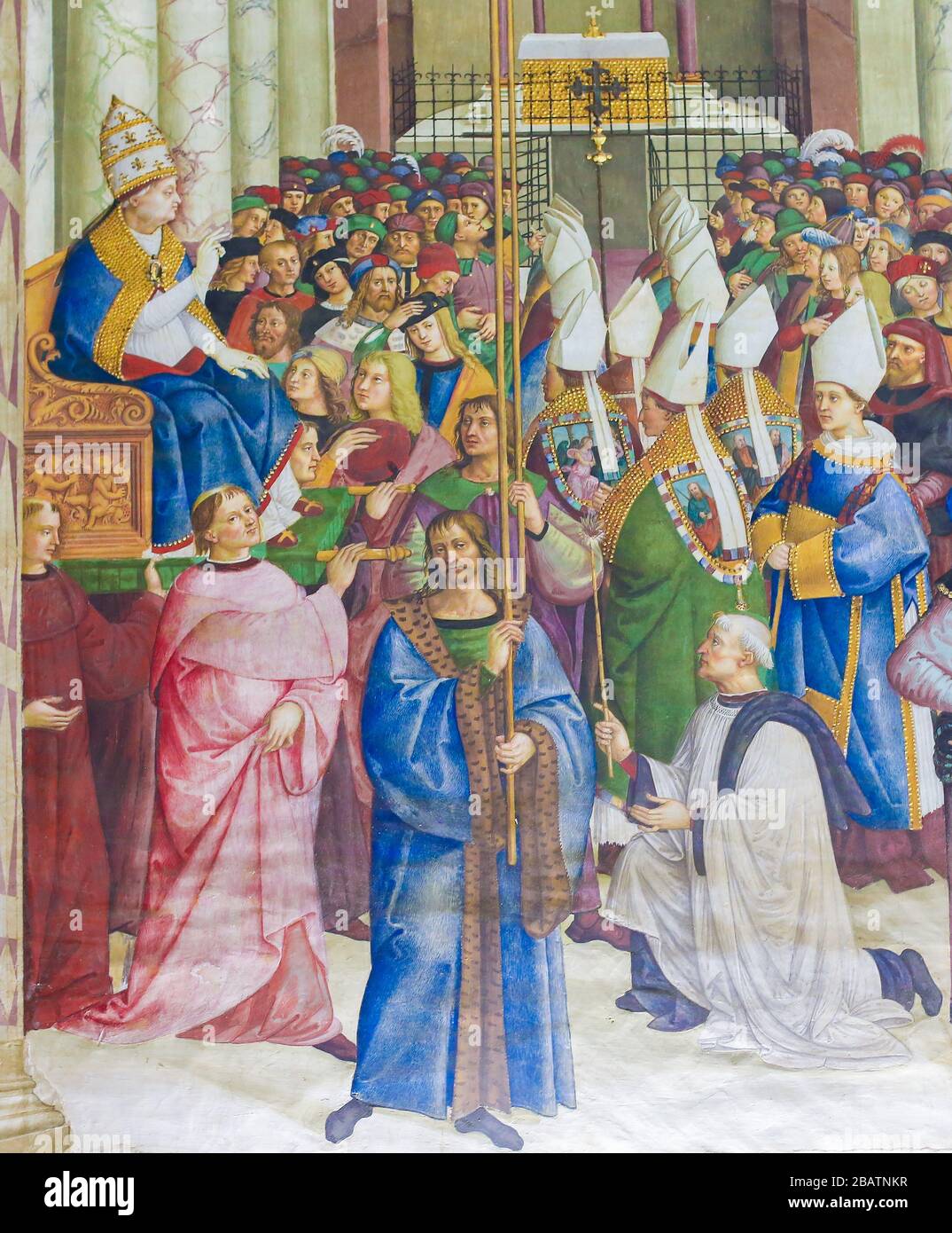 SIENA, ITALIA - 10 LUGLIO 2017: Affreschi (1502) nella Biblioteca Piccolomini nella Cattedrale di Siena, Toscana, di Pinturicchio raffigurante Papa Pio II enteri Foto Stock
