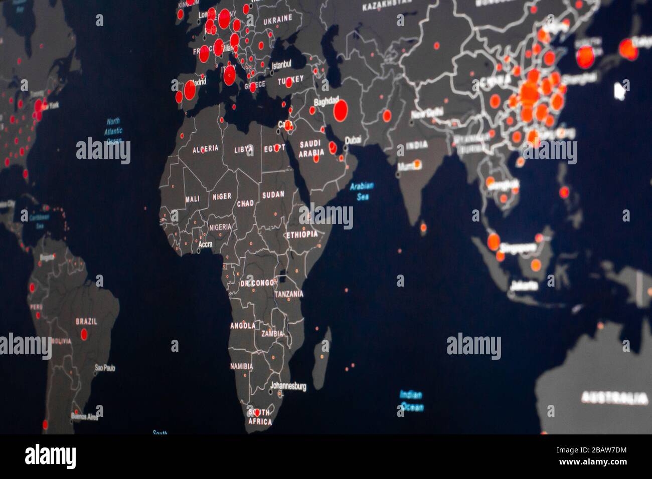 Africa mappa di Coronavirus, SARS-Cov-2. Casi confermati di coronavirus nel mondo. Report in tutto il mondo sulla diffusione di COVID-19, SAN Foto Stock