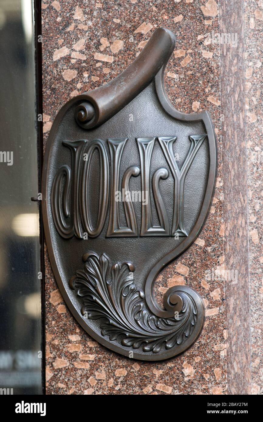 Jolly's Department Store sigh nella città di Bath, Regno Unito. Il famoso negozio locale è stato in città dal 1831. Foto Stock