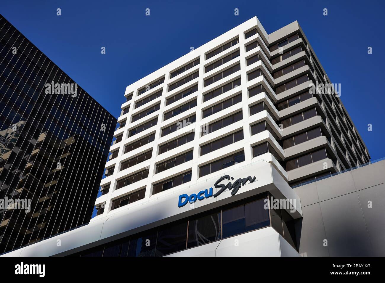 Sede DocuSign. DocuSign gestisce una piattaforma di firma elettronica basata su cloud che consente agli utenti di raccogliere informazioni, automatizzare i flussi di lavoro dei dati e accedere ai dispositivi. Foto Stock
