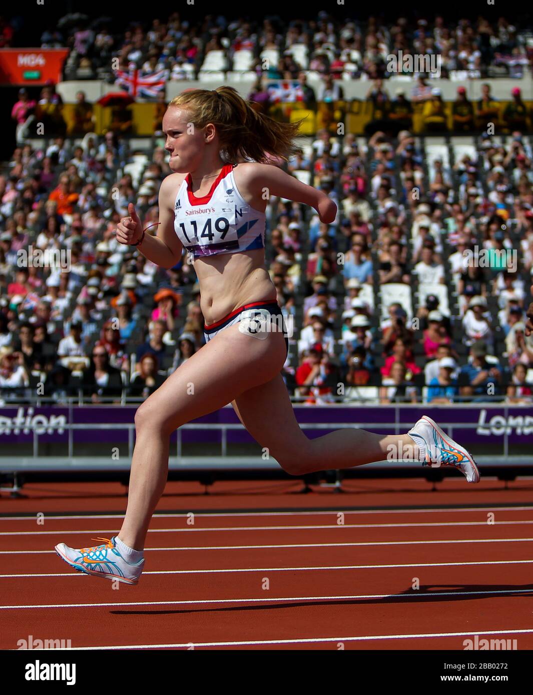 Sally Brown della Gran Bretagna durante la 100m T48 femminile allo stadio olimpico di Londra. Foto Stock