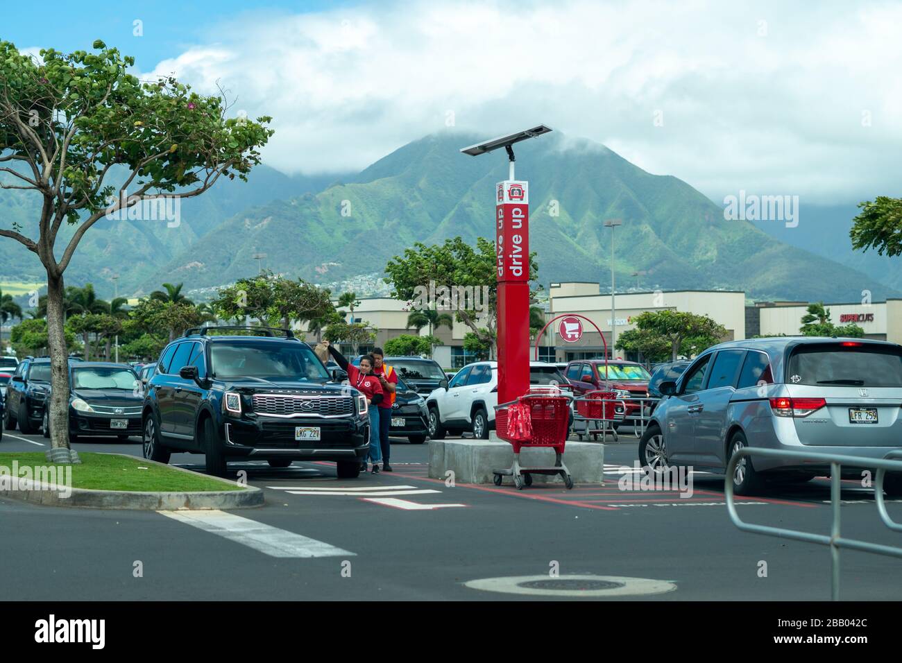 Servizio di prelievo a Target a Maui, Hawaii durante la pandemia di Covid-19 Foto Stock