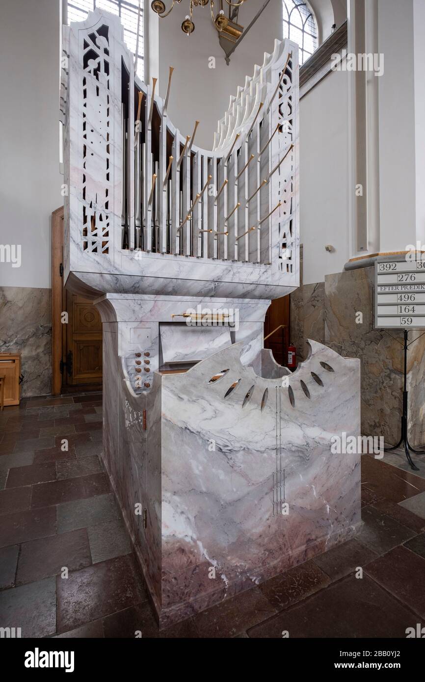 Organo della Chiesa moderna alla Chiesa Trinitatis a Copenhagen, Danimarca, Europa Foto Stock
