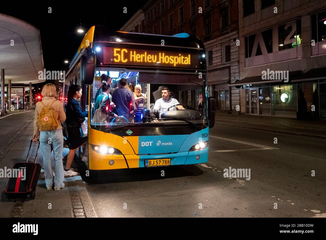 Passeggeri a bordo dell'autobus 5C per Herlev Hospedita a Copenhagen, Danimarca, Scandinavia, Europa Foto Stock