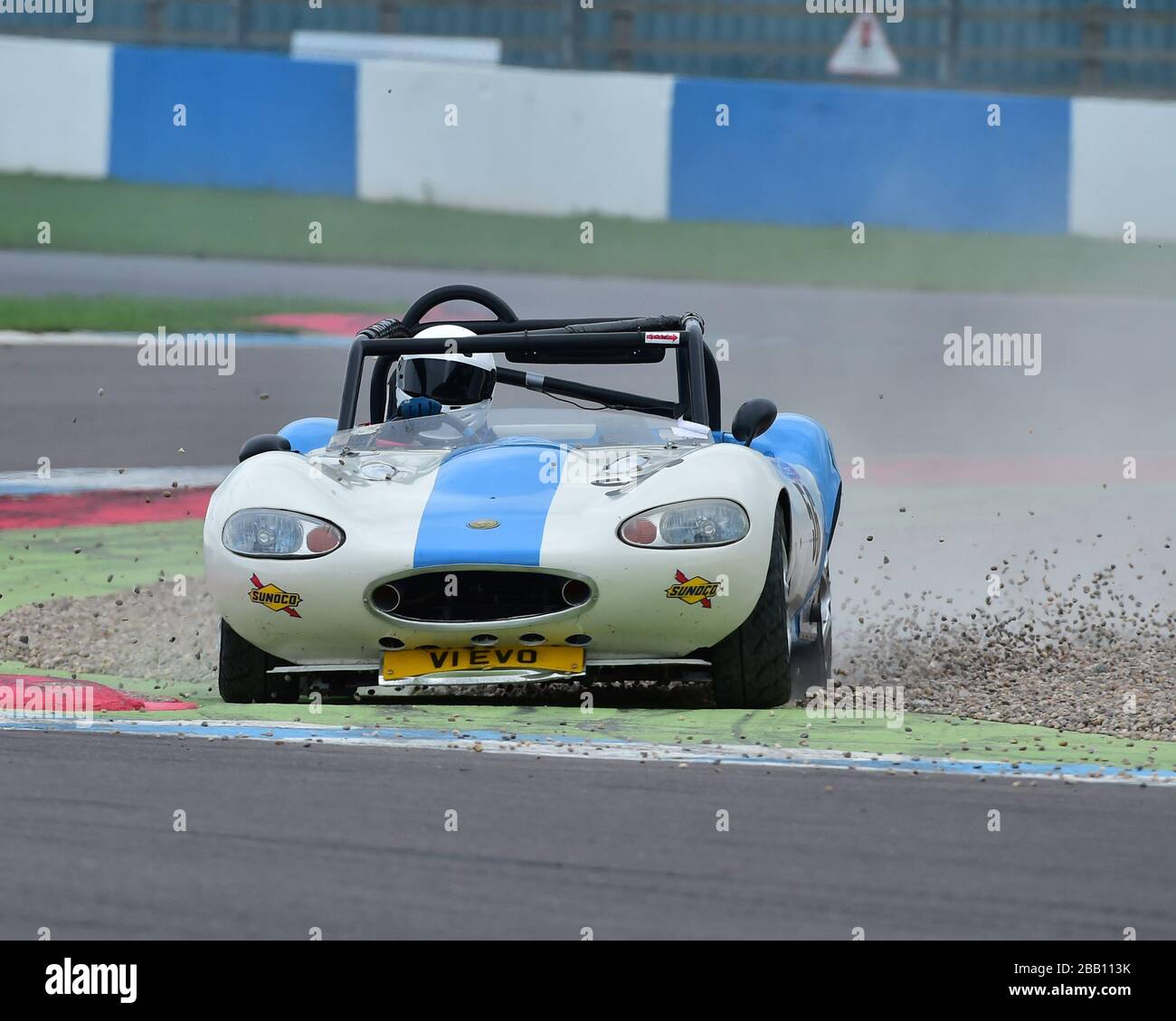 Oops, uscire dalla trappola di ghiaia, Michael Pearson, Ginetta G20, Modern Classics, Classic Sports Car Club, CSCC, Late Summer Race Meeting, Doningto Foto Stock