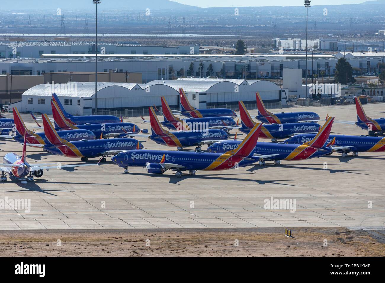 I Boeing Max 737-8 di Southwest Airlines sono visti immagazzinati all'aeroporto di logistica della California del sud il venerdì, 10 gennaio 2020 a Victorville, California, Stati Uniti. (IOS/ESPA-Images) (Foto di IOS/Espa-Images) Foto Stock