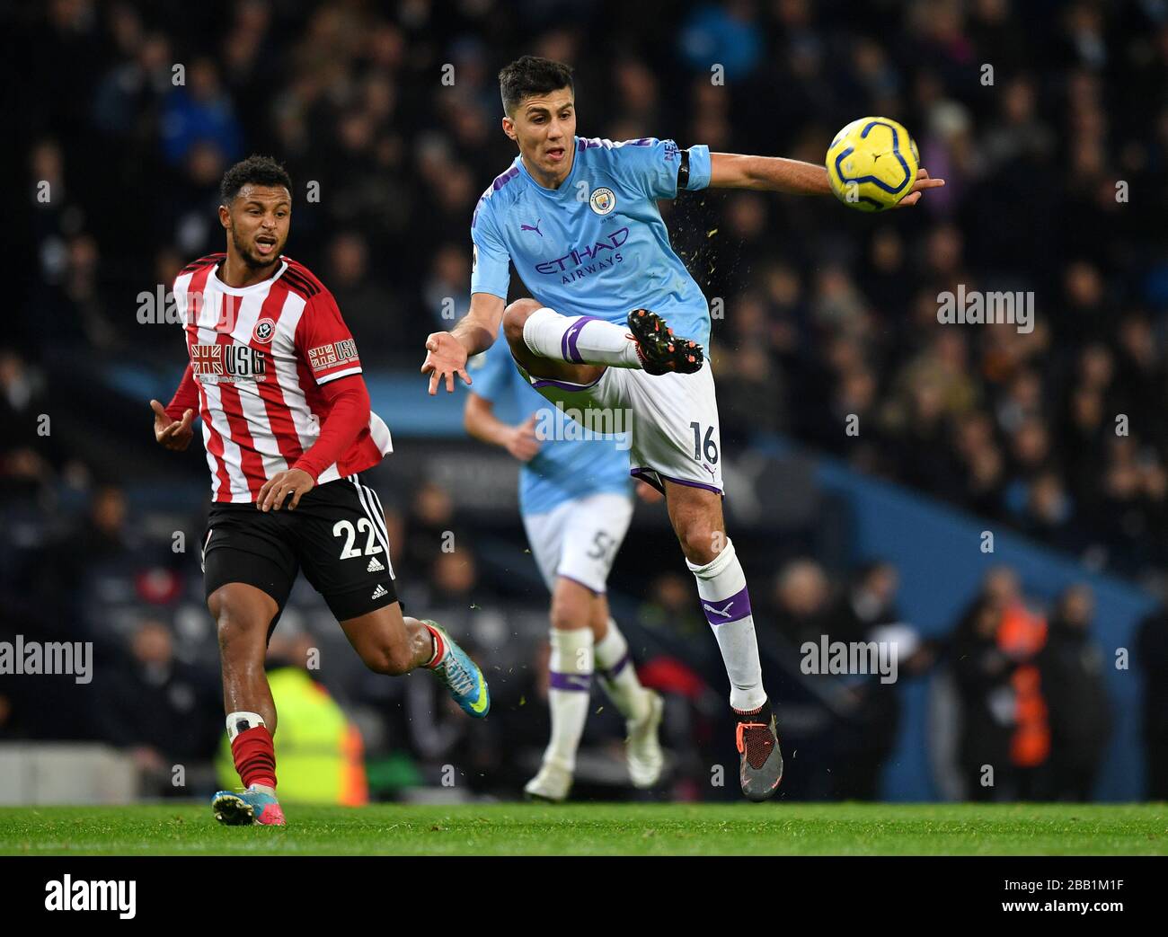 Il Lys Mousset del Sheffield United (a sinistra) e il Manchester City's Pounds Foto Stock