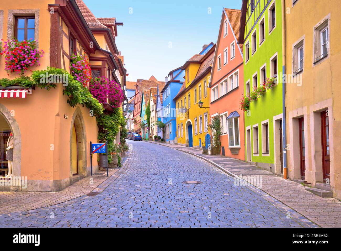 Rothenburg ob der Tauber. Strada acciottolata colorata e architettura della città vecchia di Rothenburg ob der Tauber, strada romantica della regione della Baviera in Germania Foto Stock