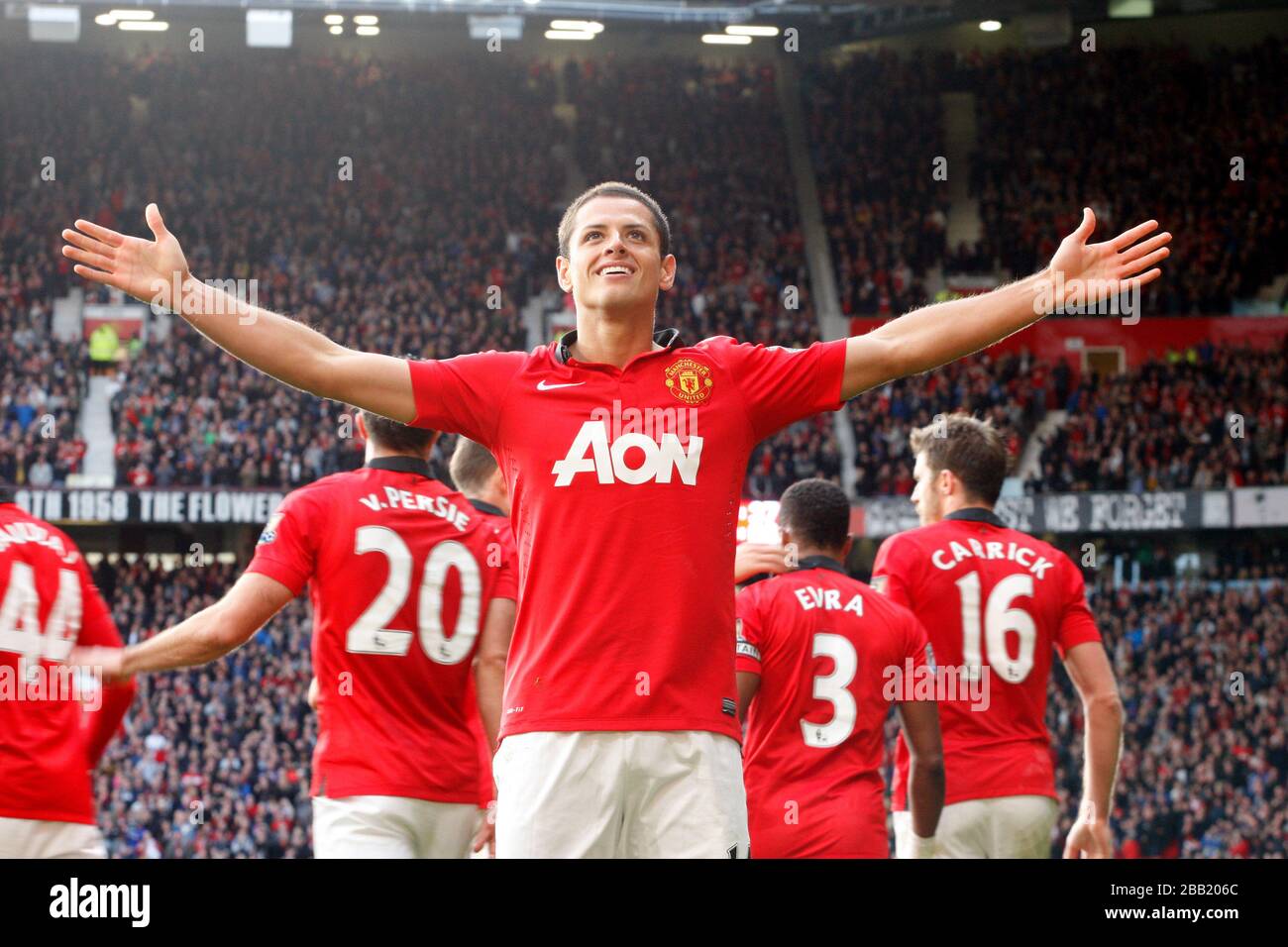 Javier Hernandez del Manchester United celebra il suo obiettivo durante la partita della Premier League di Barclays Manchester United contro Stoke City al Old Trafford, Manchester Foto Stock