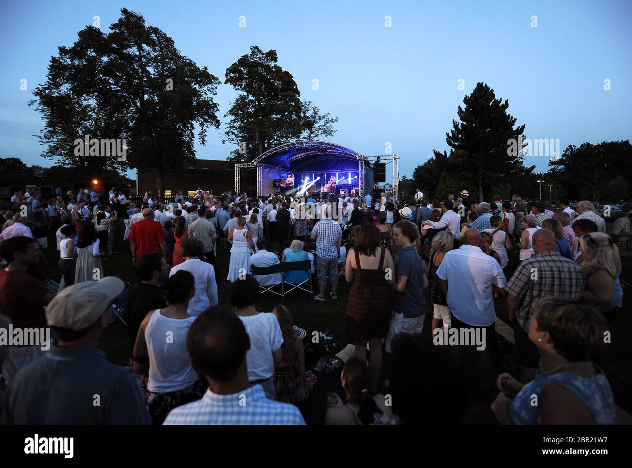 The Bootleg Beatles! Spettacolo al Lingfield Park Foto Stock