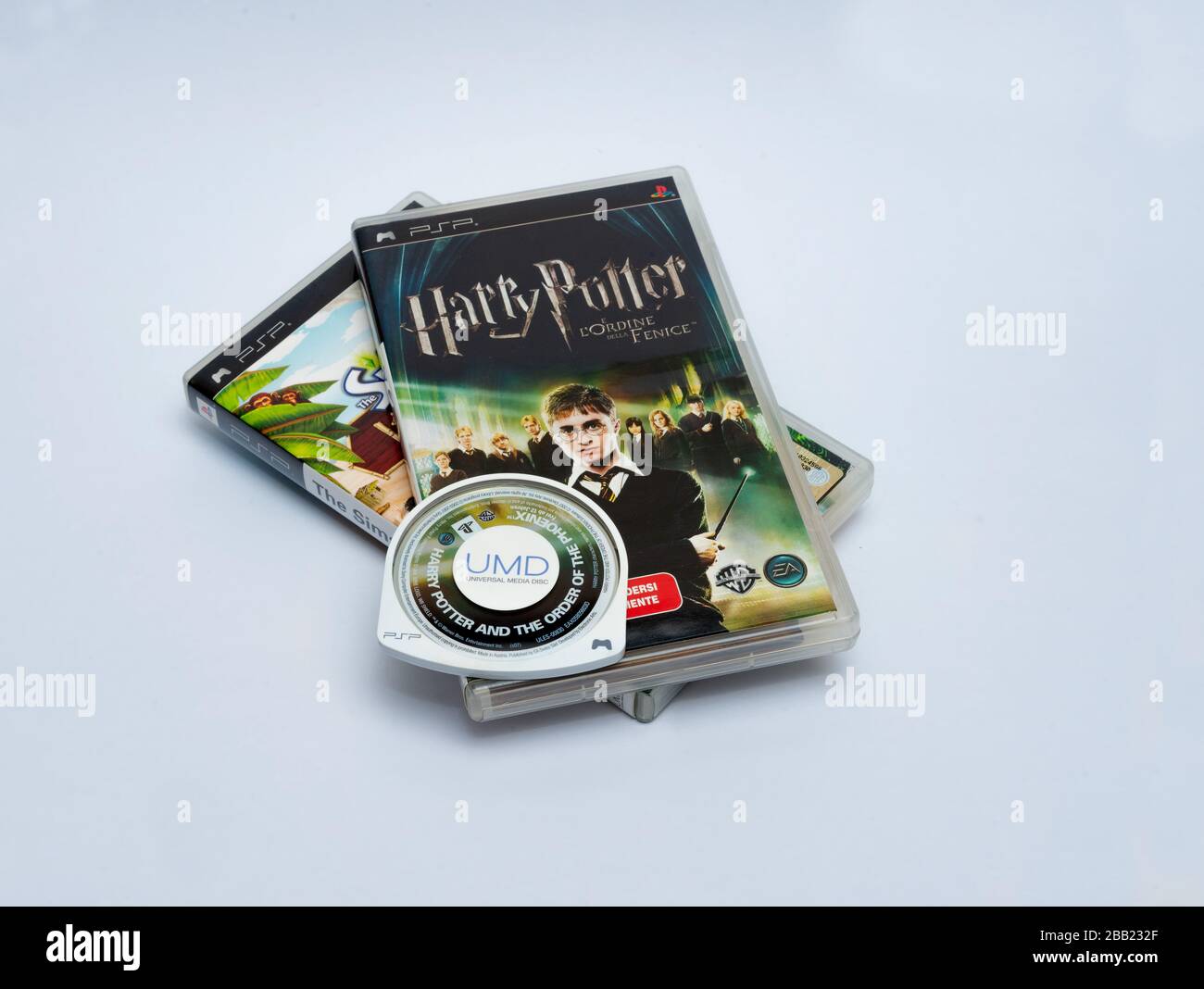 Italia - 17 marzo 2020: Disco UMD Sony Harry hotter gioco e PlayStation Portable. Foto Stock